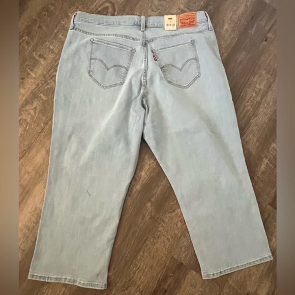 Levi's Plus Size Levi's 311 Shaping Capris-Size 18W - Picture 3 of 9